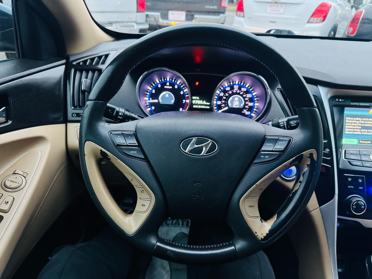 Hyundai Sonata SE Auto 2011