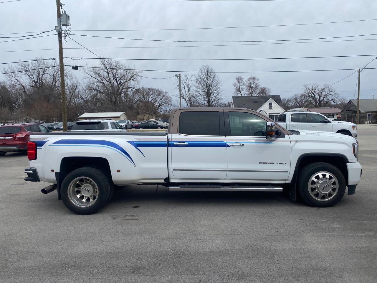 GMC Sierra 3500HD Denali Crew Cab 4WD 2016