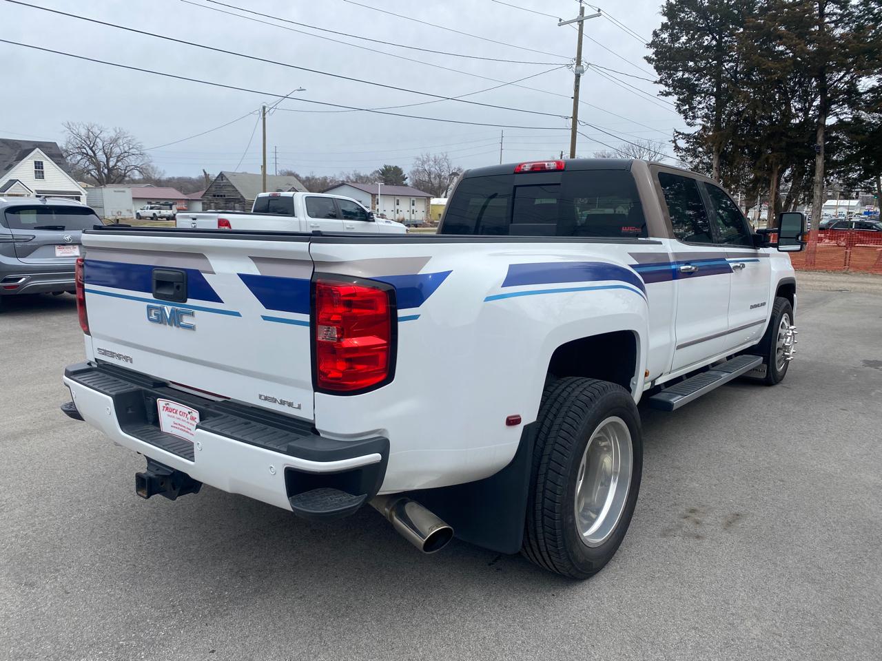 GMC Sierra 3500HD Denali Crew Cab 4WD 2016