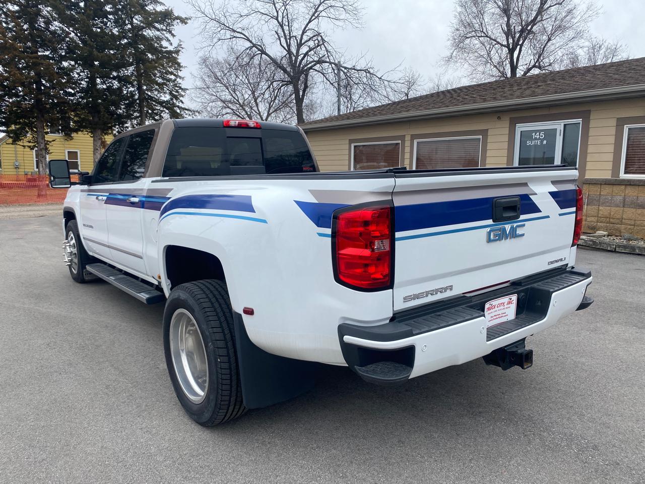 GMC Sierra 3500HD Denali Crew Cab 4WD 2016