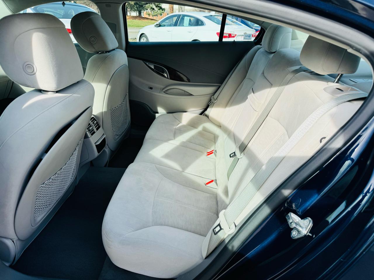 Buick LaCrosse 4D Sedan 2011