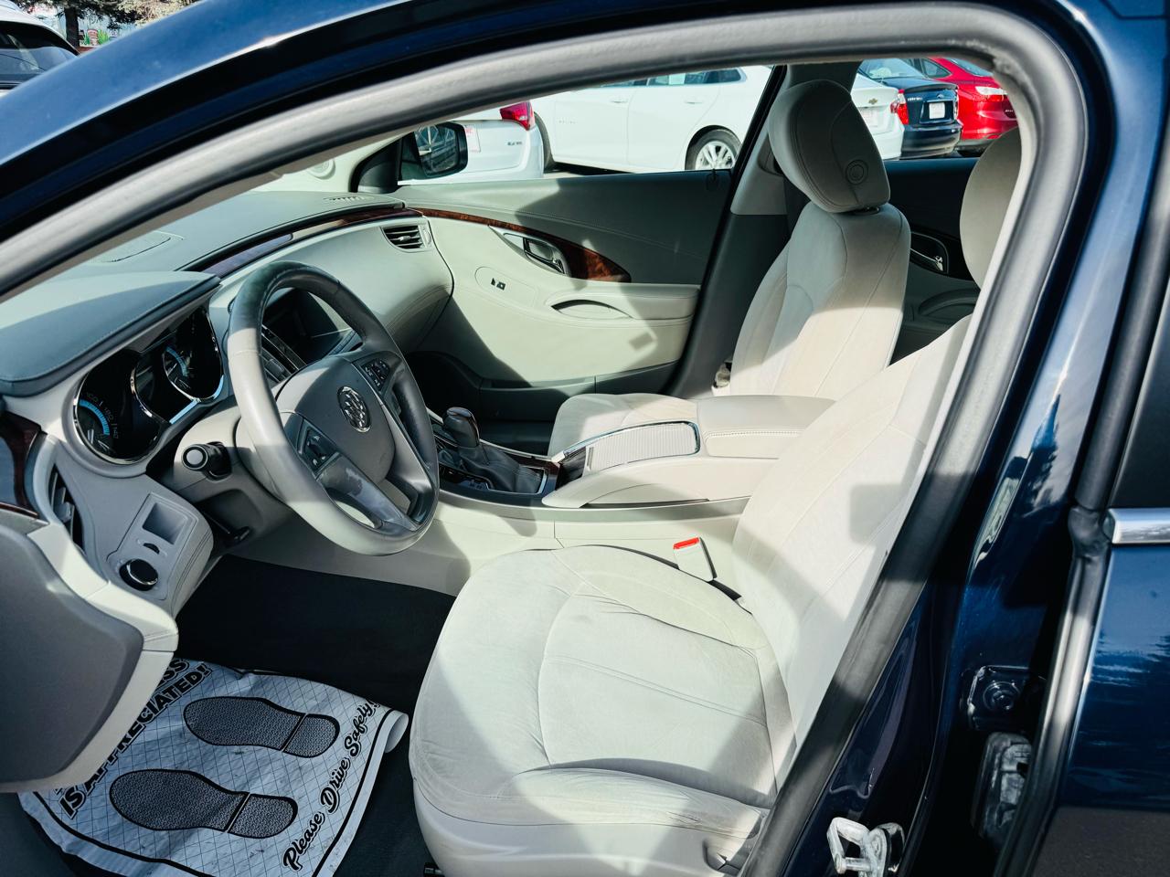 Buick LaCrosse 4D Sedan 2011