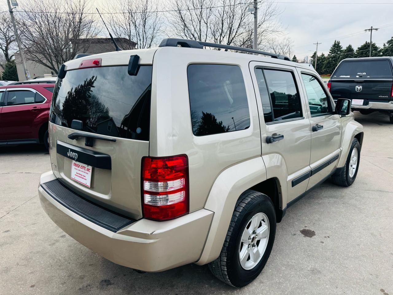 Jeep Liberty Sport 4WD 2011