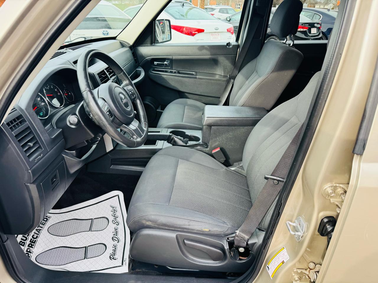 Jeep Liberty Sport 4WD 2011