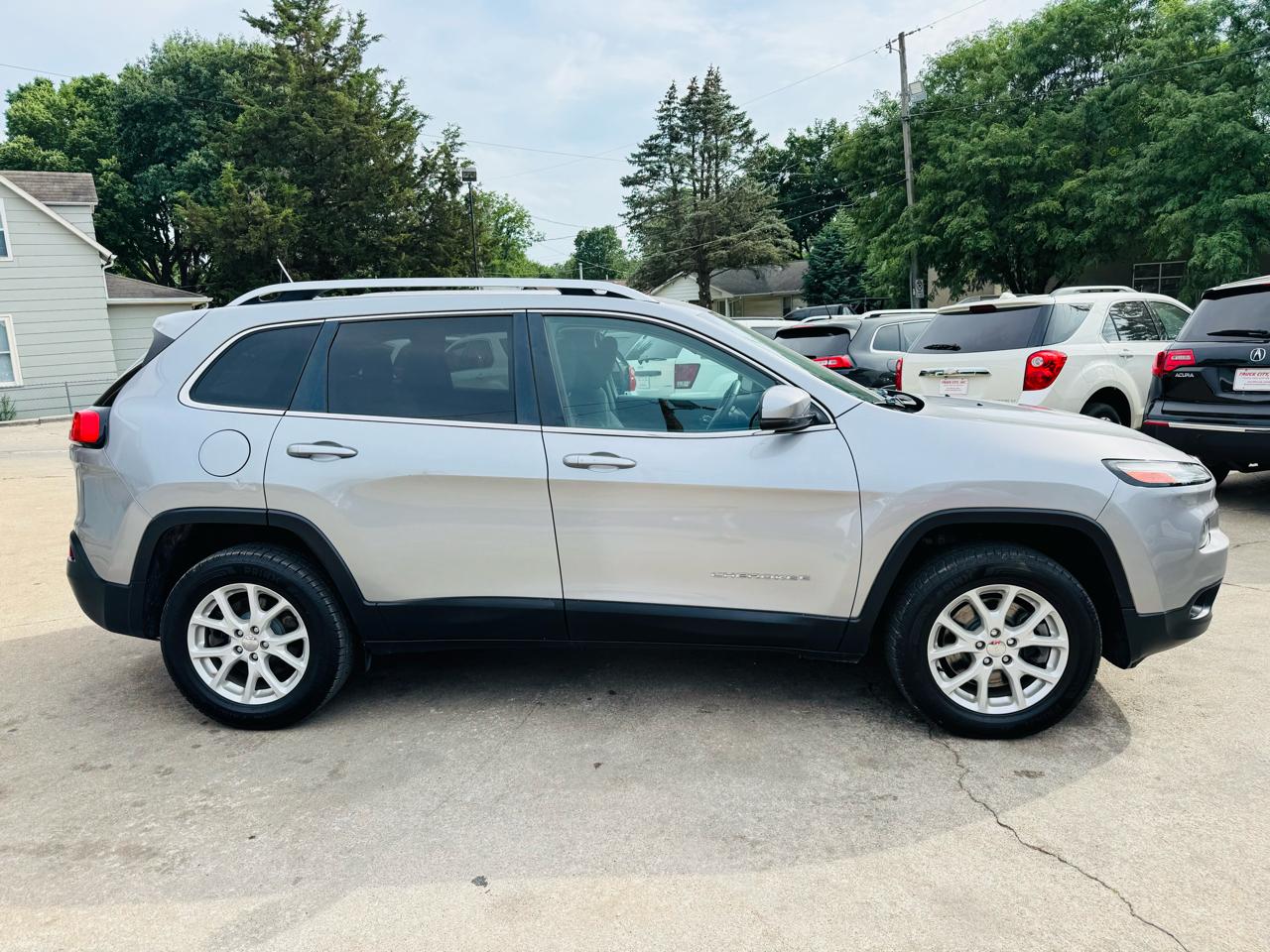Jeep Cherokee Latitude 4WD 2016