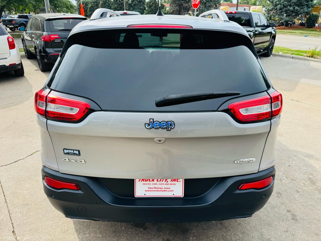 Jeep Cherokee Latitude 4WD 2016