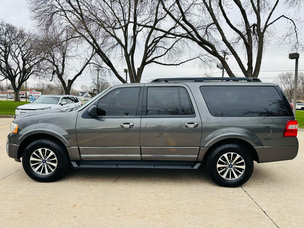 Ford Expedition EL XLT 4WD 2017