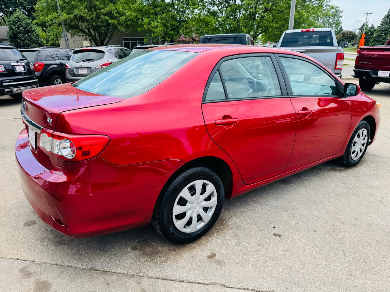 Toyota Corolla LE 4-Speed AT 2011