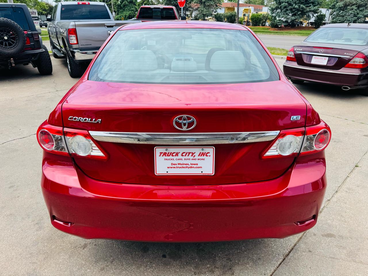 Toyota Corolla LE 4-Speed AT 2011