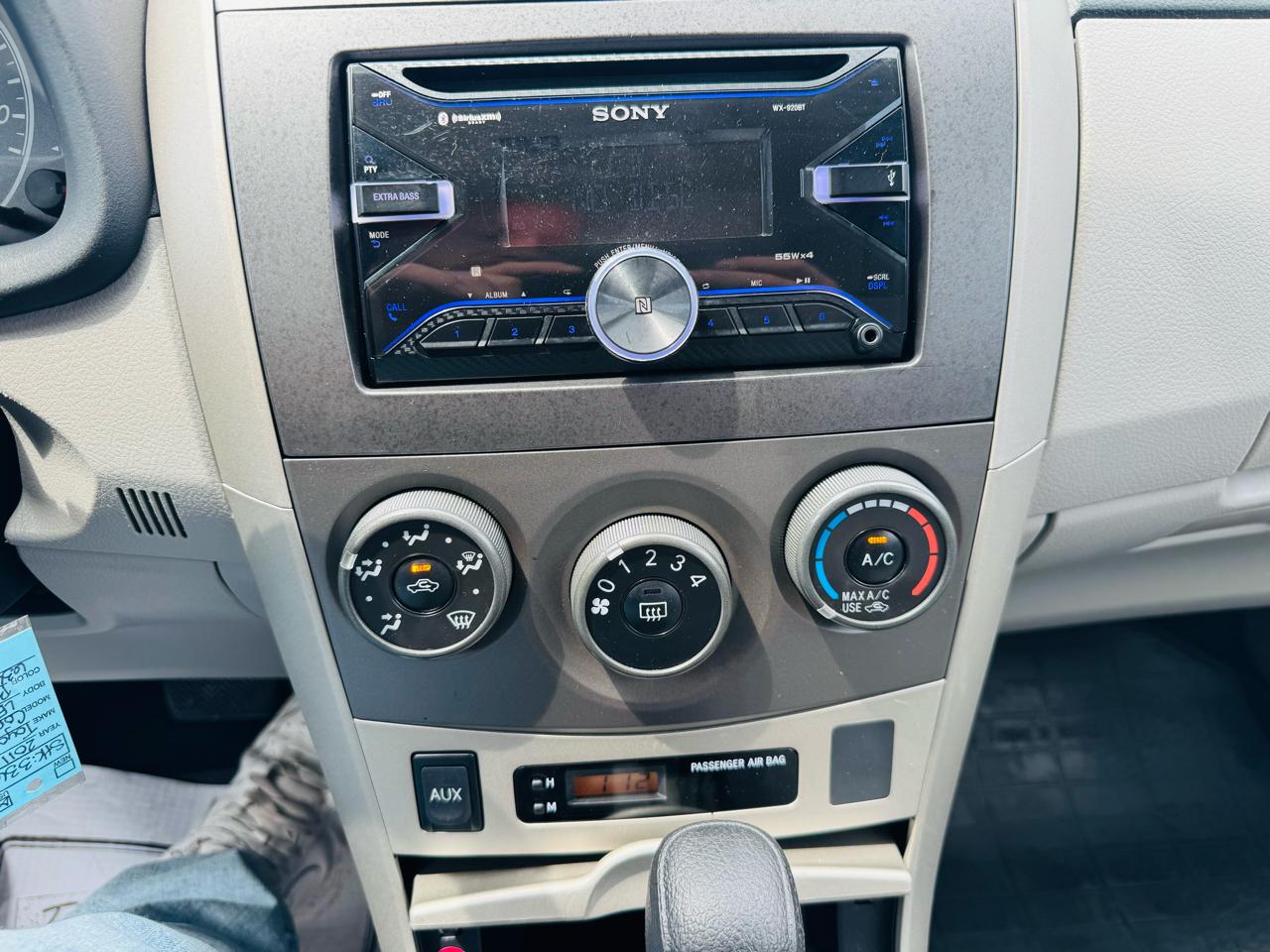 Toyota Corolla LE 4-Speed AT 2011