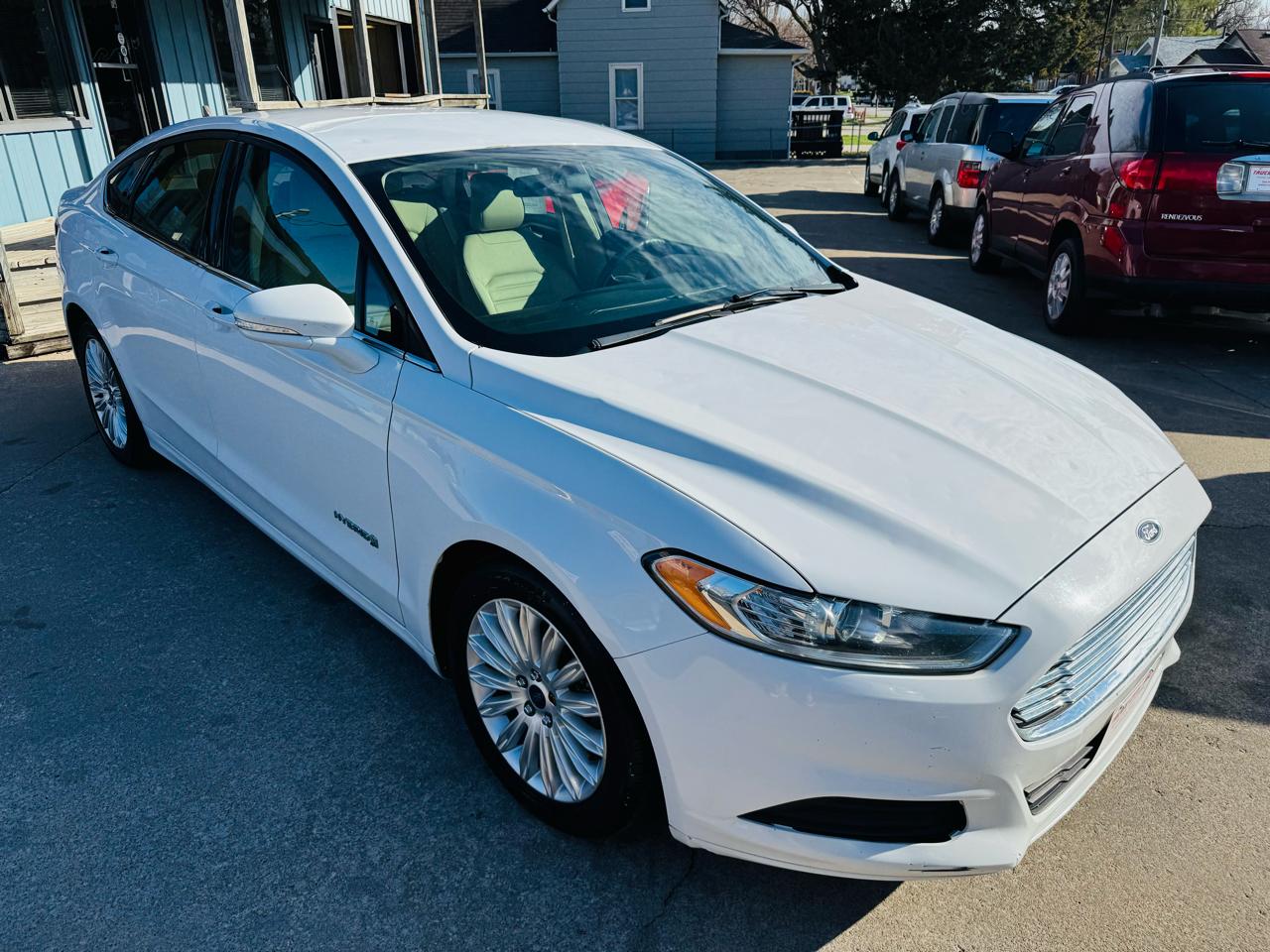 2016 Ford Fusion Hybrid SE