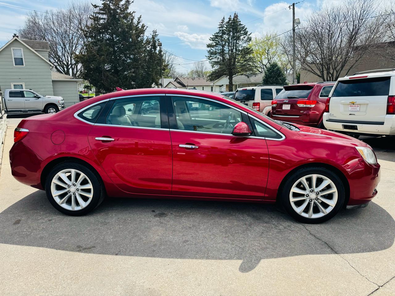 Buick Verano Base 2012