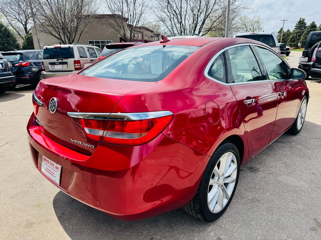 Buick Verano Base 2012