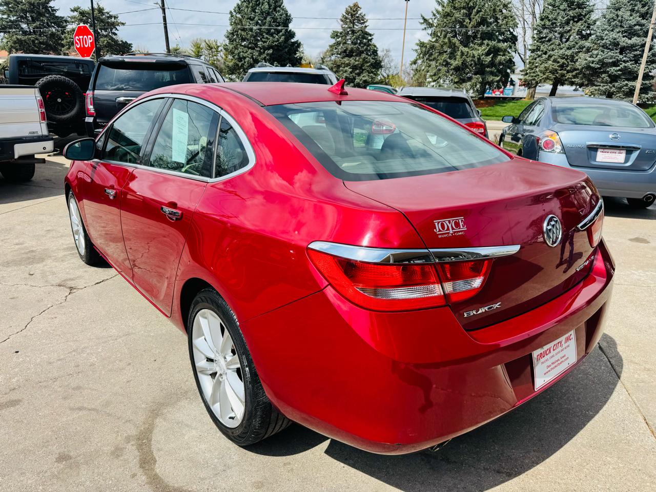 Buick Verano Base 2012