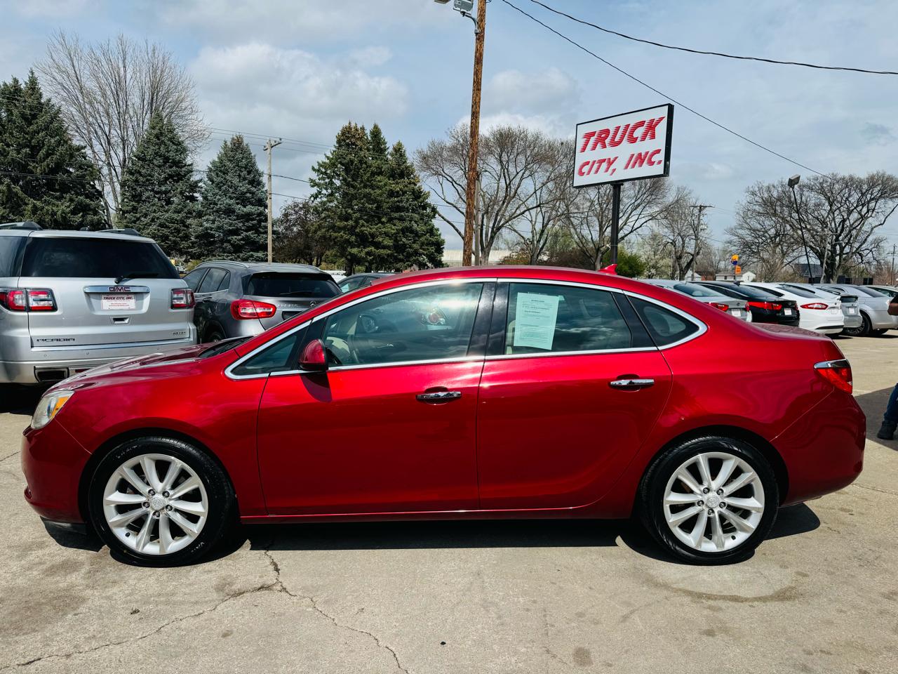 Buick Verano Base 2012