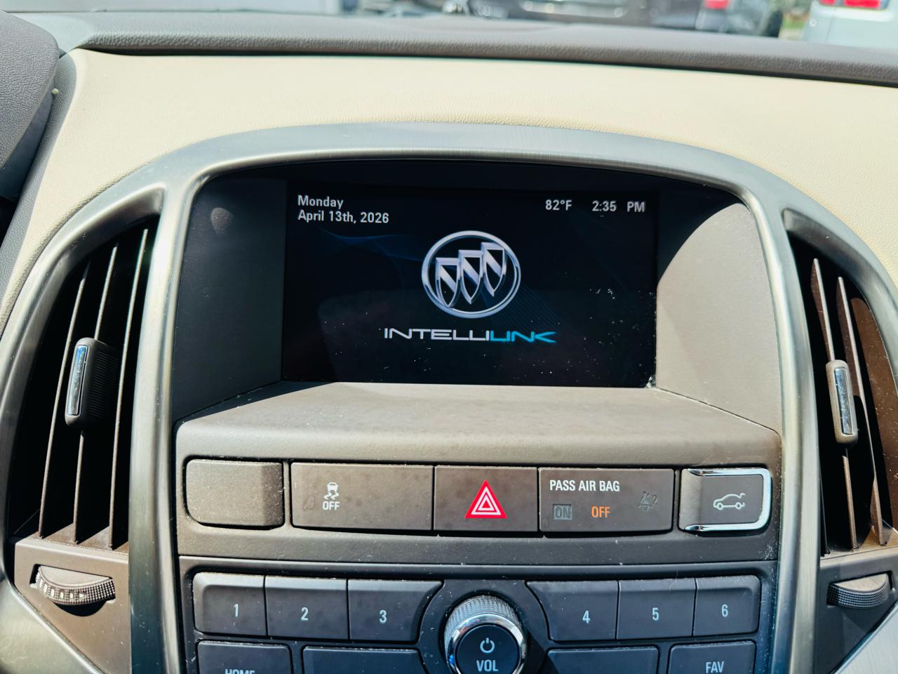 Buick Verano Base 2012