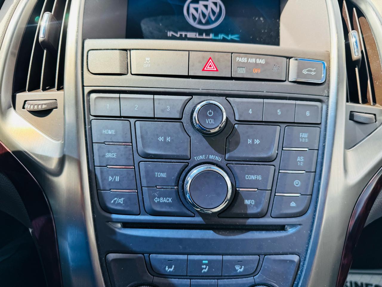 Buick Verano Base 2012