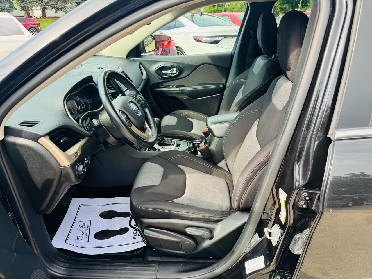 Jeep Cherokee Latitude FWD 2014