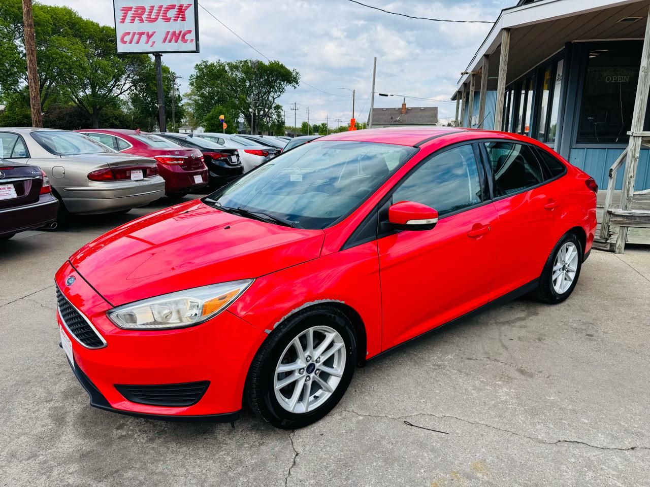 Ford Focus SE Sedan 2016