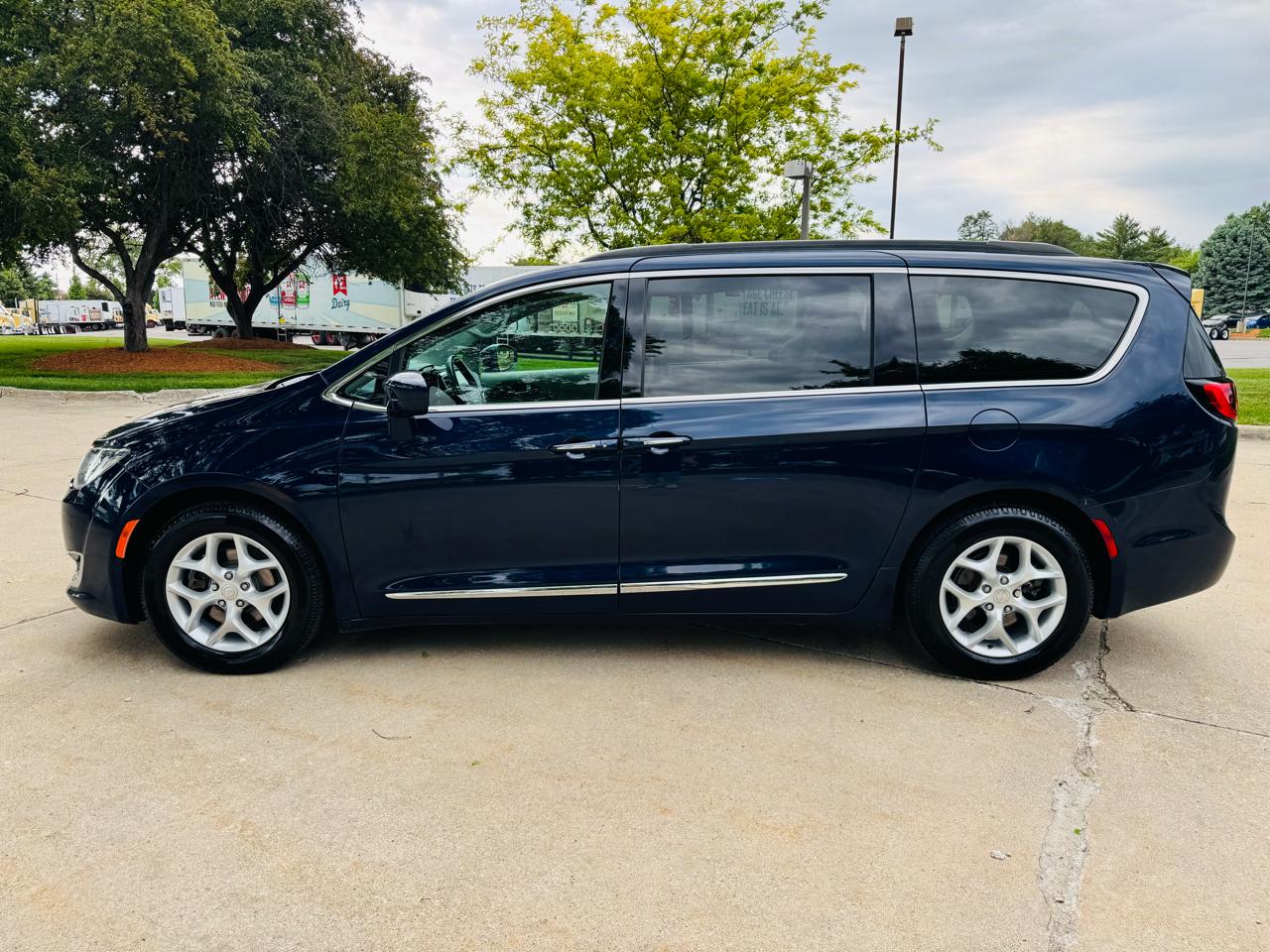 Chrysler Pacifica Touring-L 2017