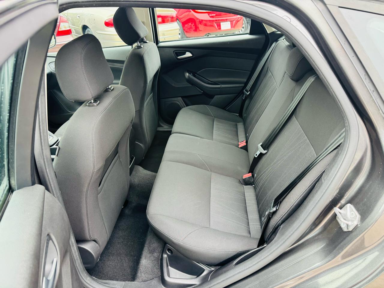 Ford Focus SE Hatch 2015