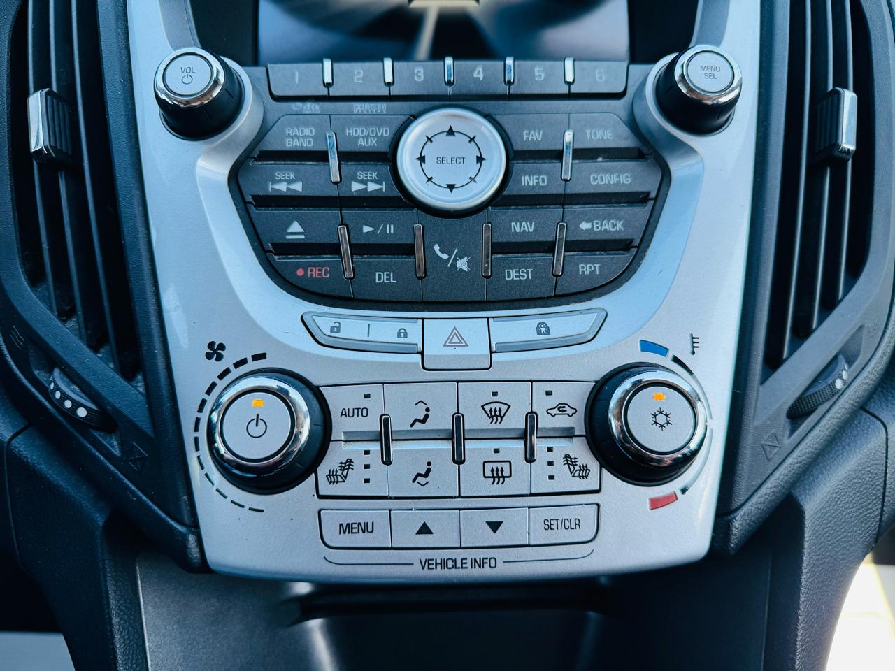 Chevrolet Equinox LTZ 2WD 2011
