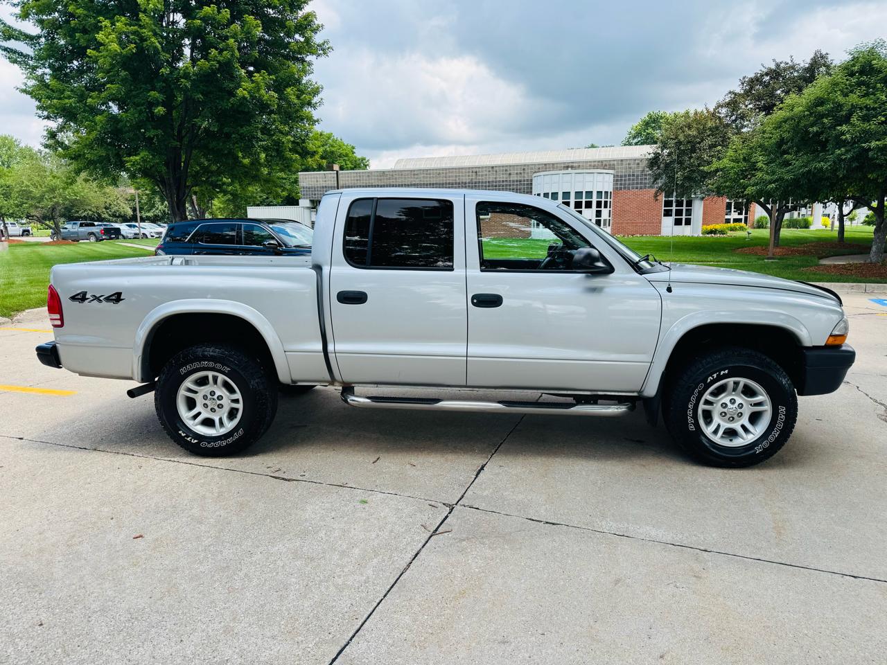 Dodge Dakota Sport Quad Cab 4WD 2003
