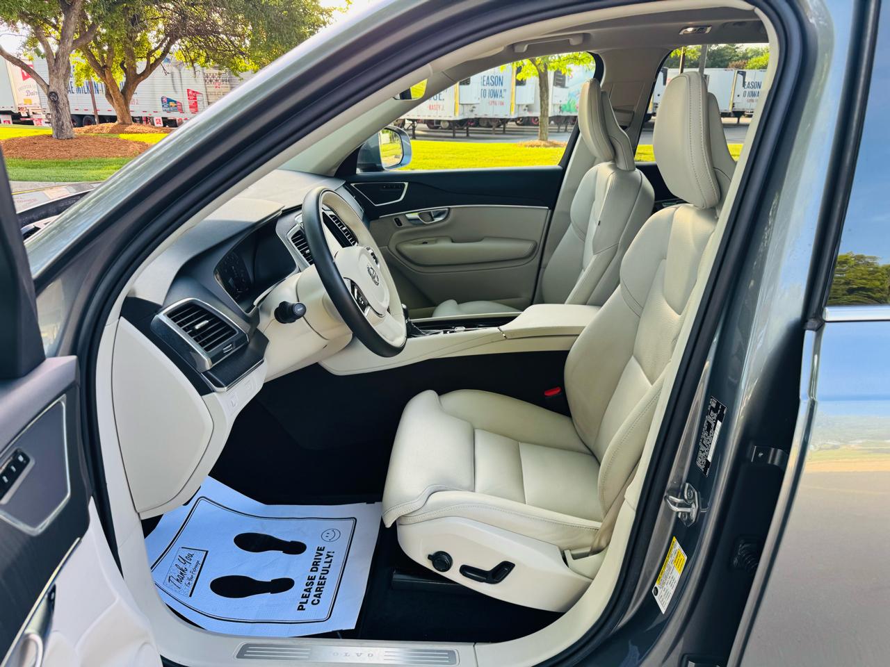 Volvo XC90 T6 Momentum AWD 2020