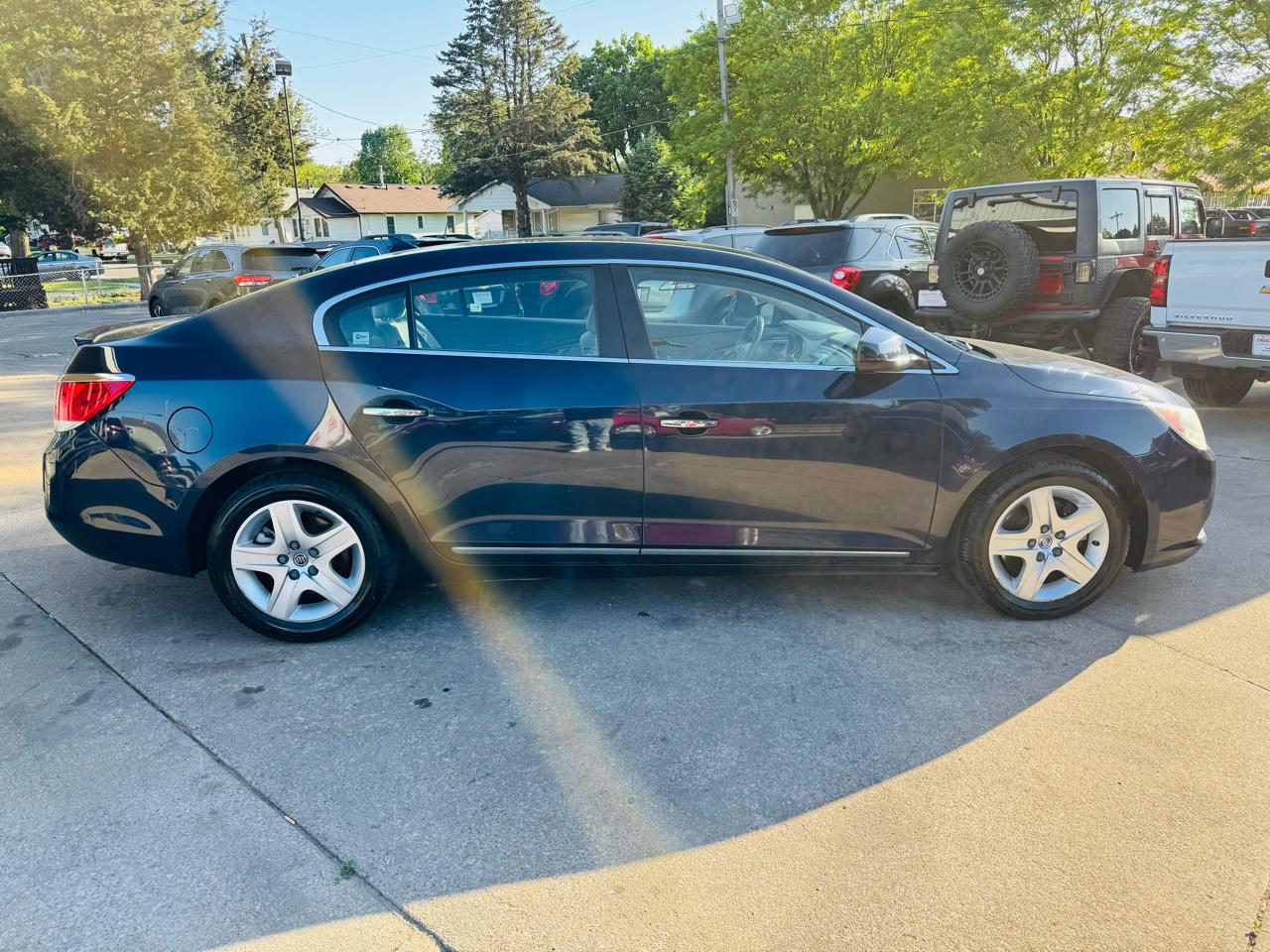 Buick LaCrosse CX 2011