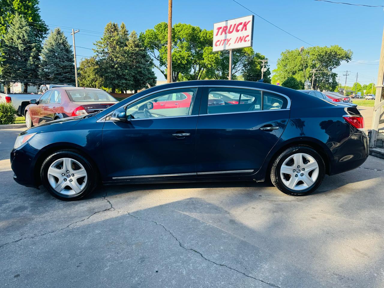 Buick LaCrosse CX 2011