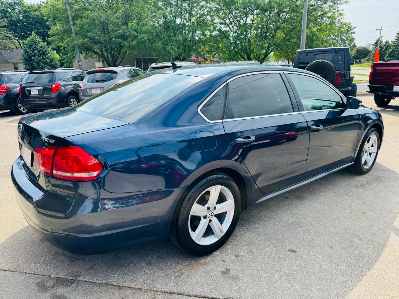 Volkswagen Passat 1.8T SE AT 2014