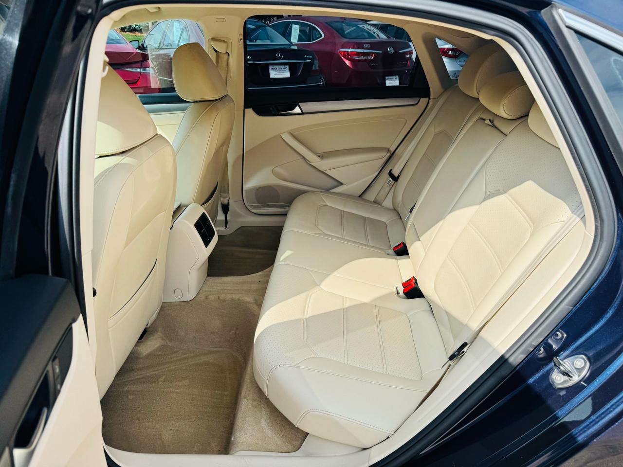 Volkswagen Passat 1.8T SE AT 2014