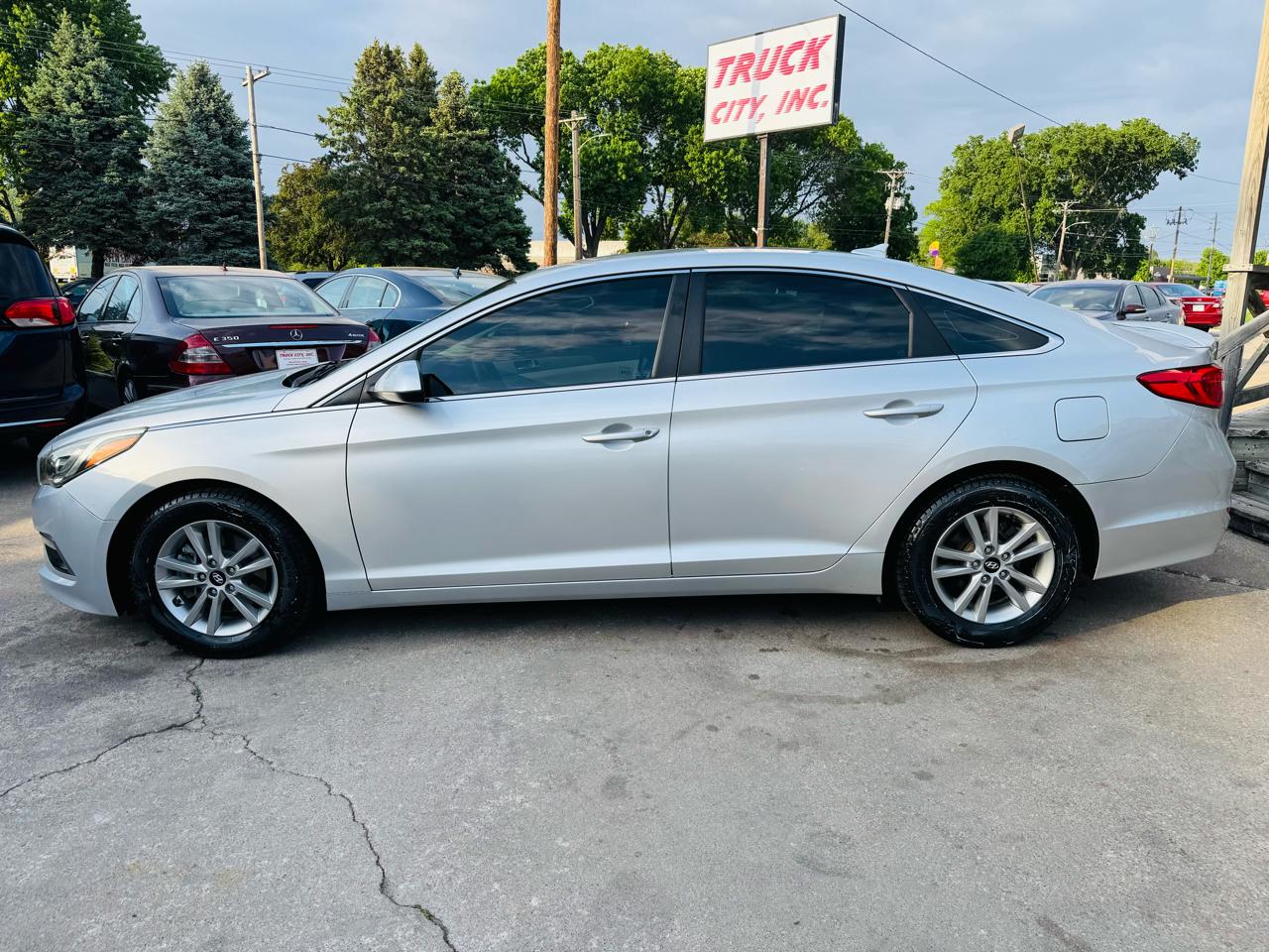 Hyundai Sonata SE 2015