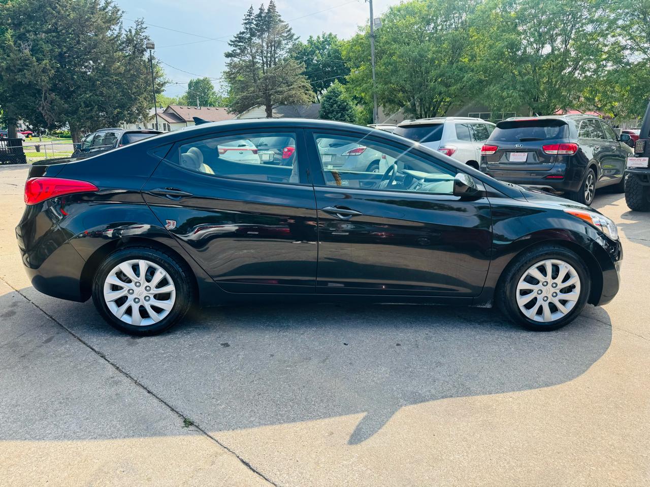 Hyundai Elantra GLS M/T 2013