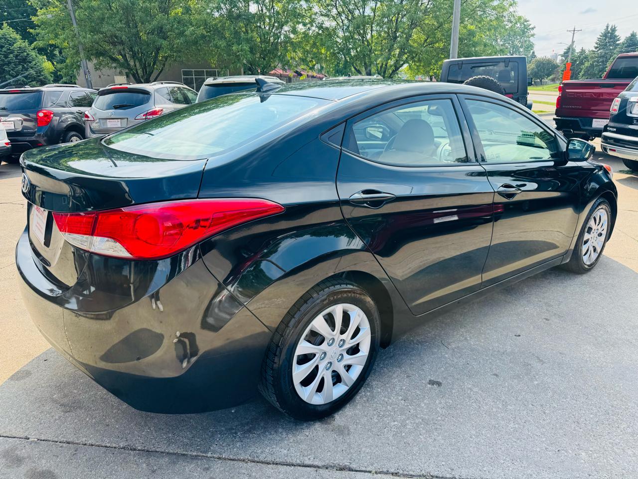 Hyundai Elantra GLS M/T 2013