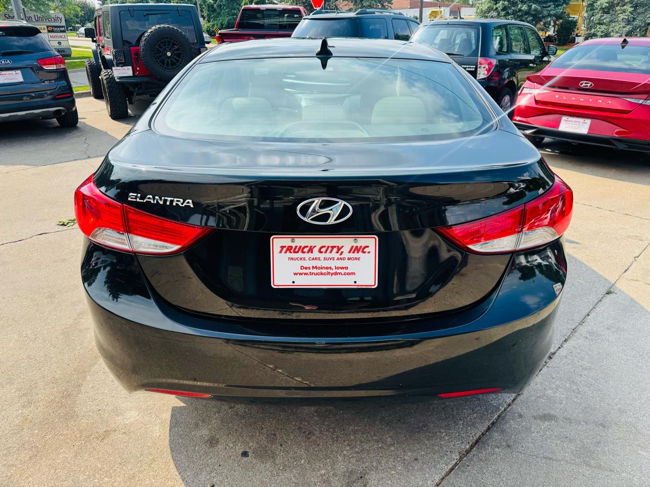 Hyundai Elantra GLS M/T 2013