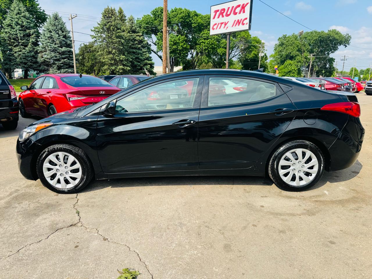 Hyundai Elantra GLS M/T 2013