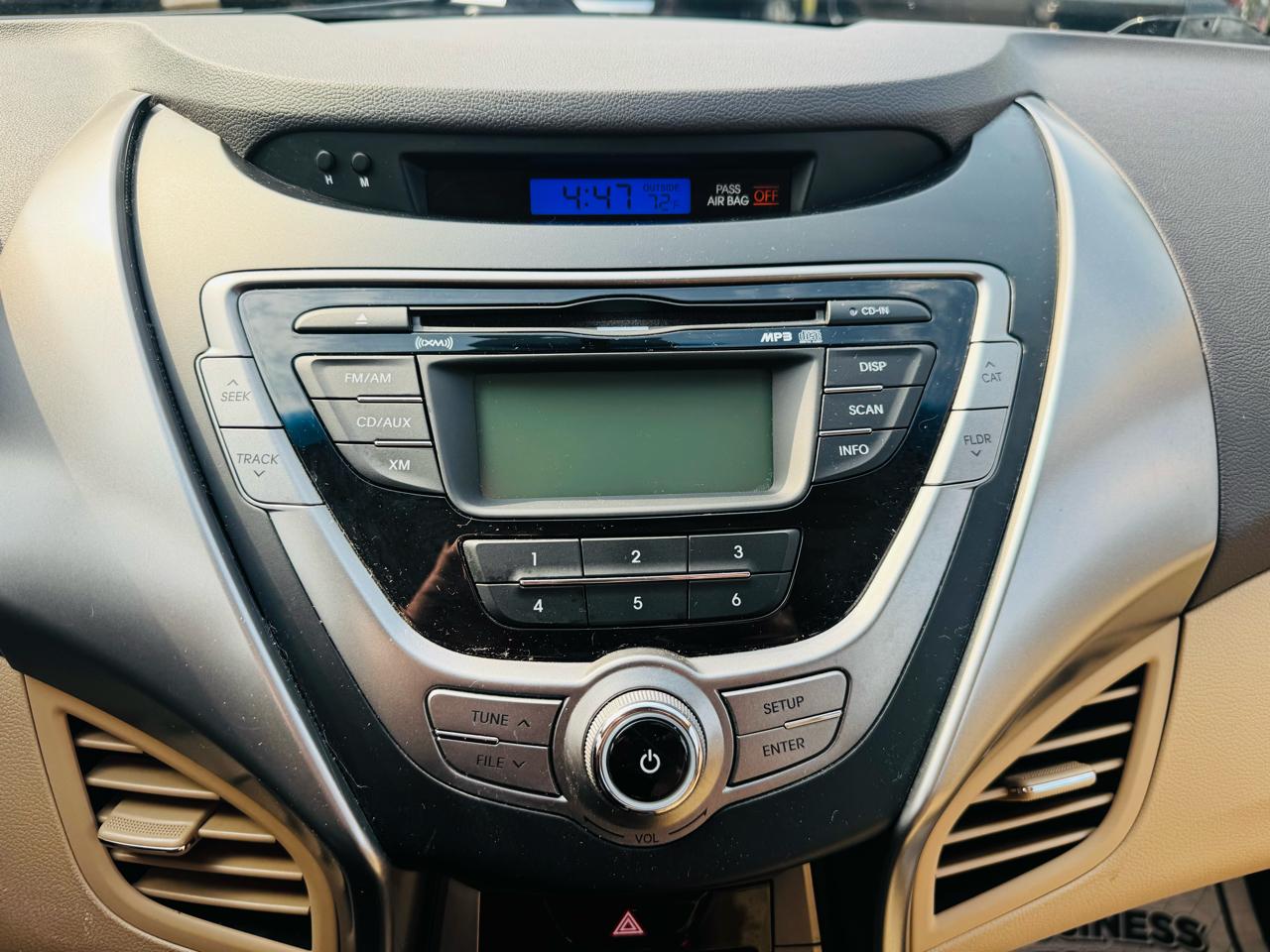 Hyundai Elantra GLS M/T 2013