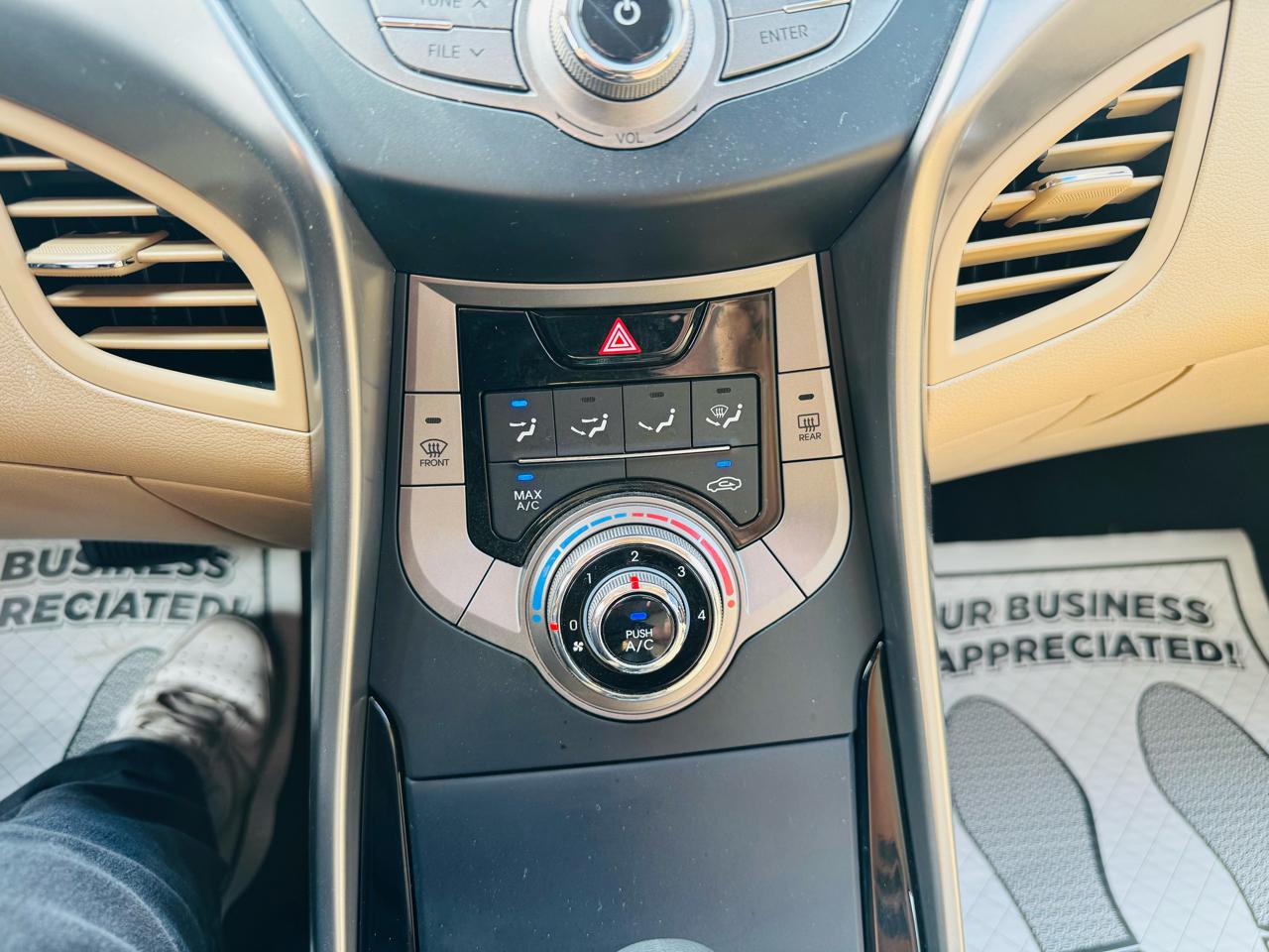 Hyundai Elantra GLS M/T 2013