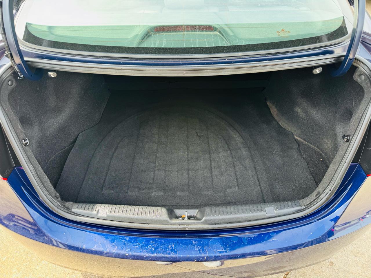 Hyundai Elantra 4dr Sdn Auto GLS 2013