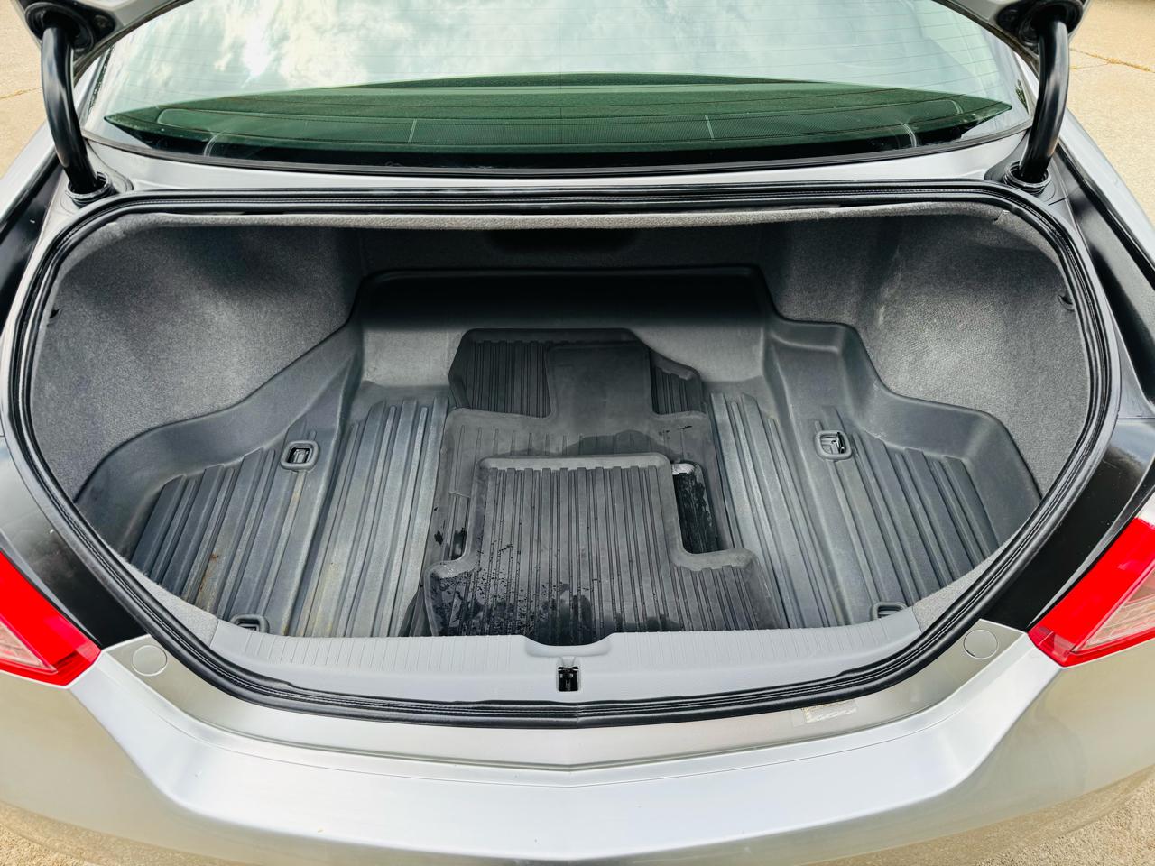 Acura RL Technology Package 2010