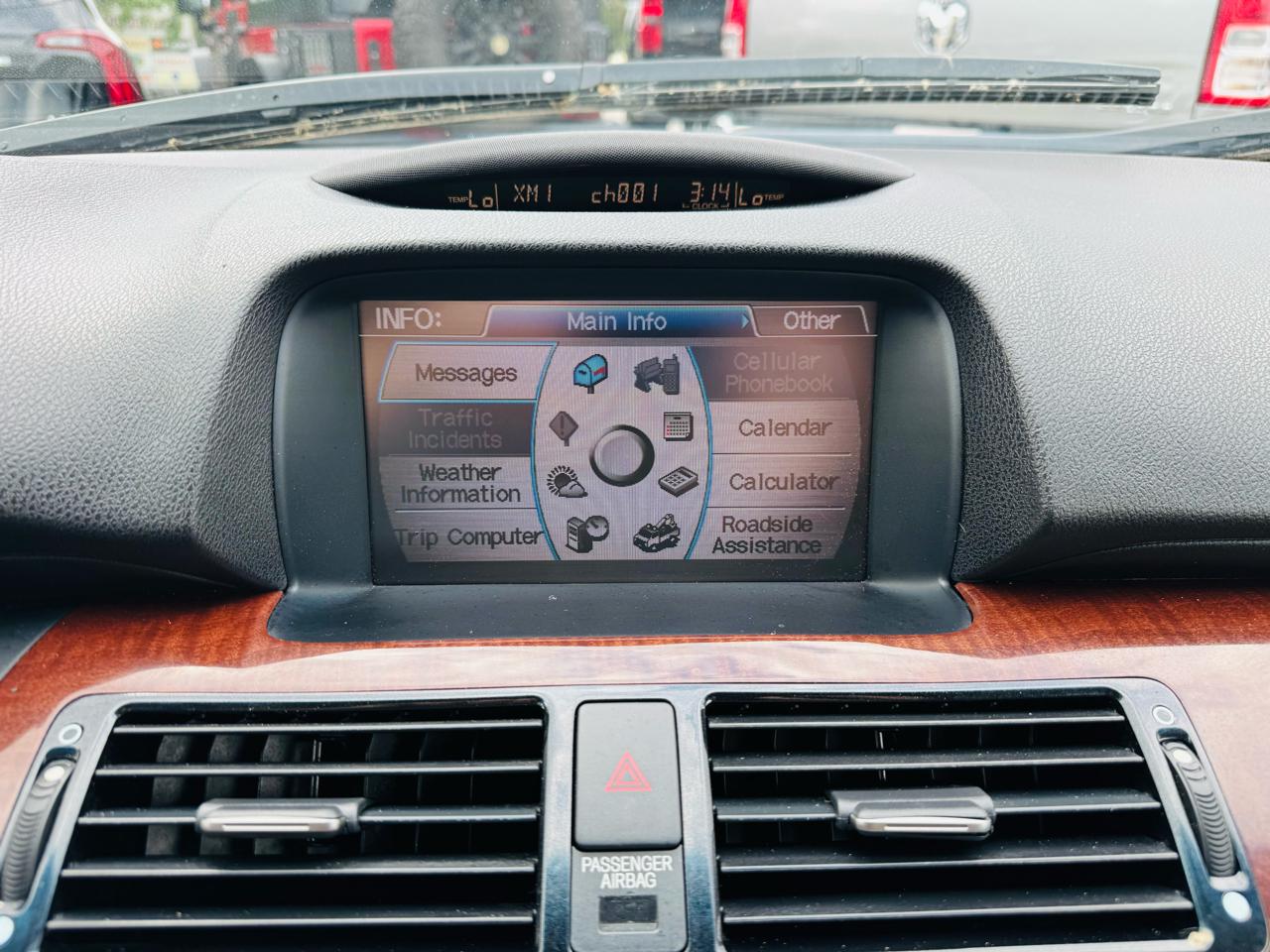 Acura RL Technology Package 2010