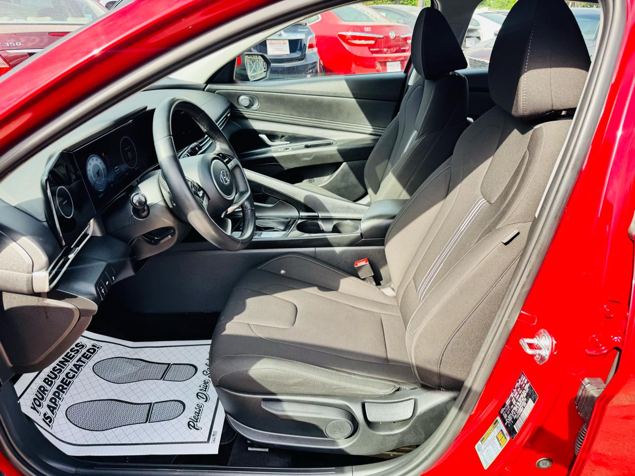 Hyundai Elantra SEL 2023