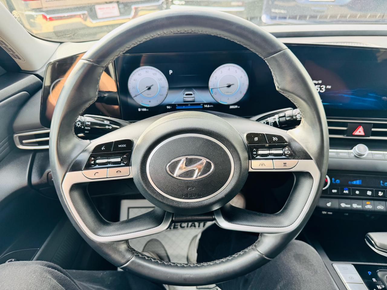 Hyundai Elantra SEL 2023