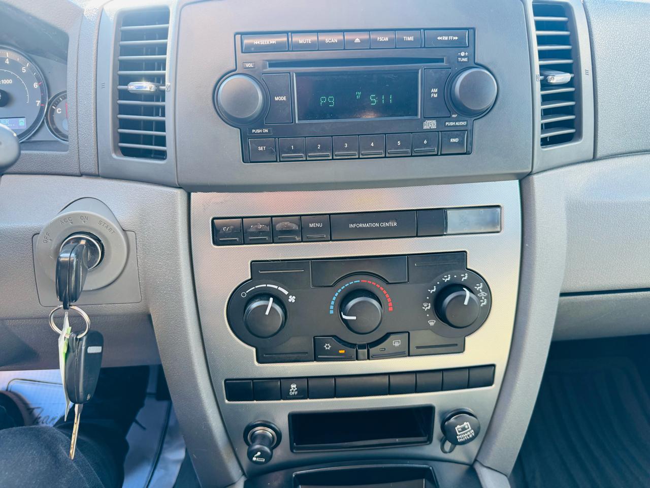 Jeep Grand Cherokee Laredo 4WD 2005