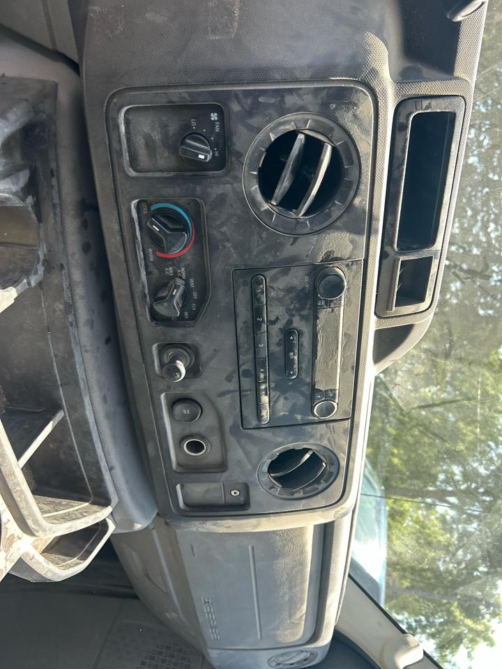 Ford Econoline E-250 2012