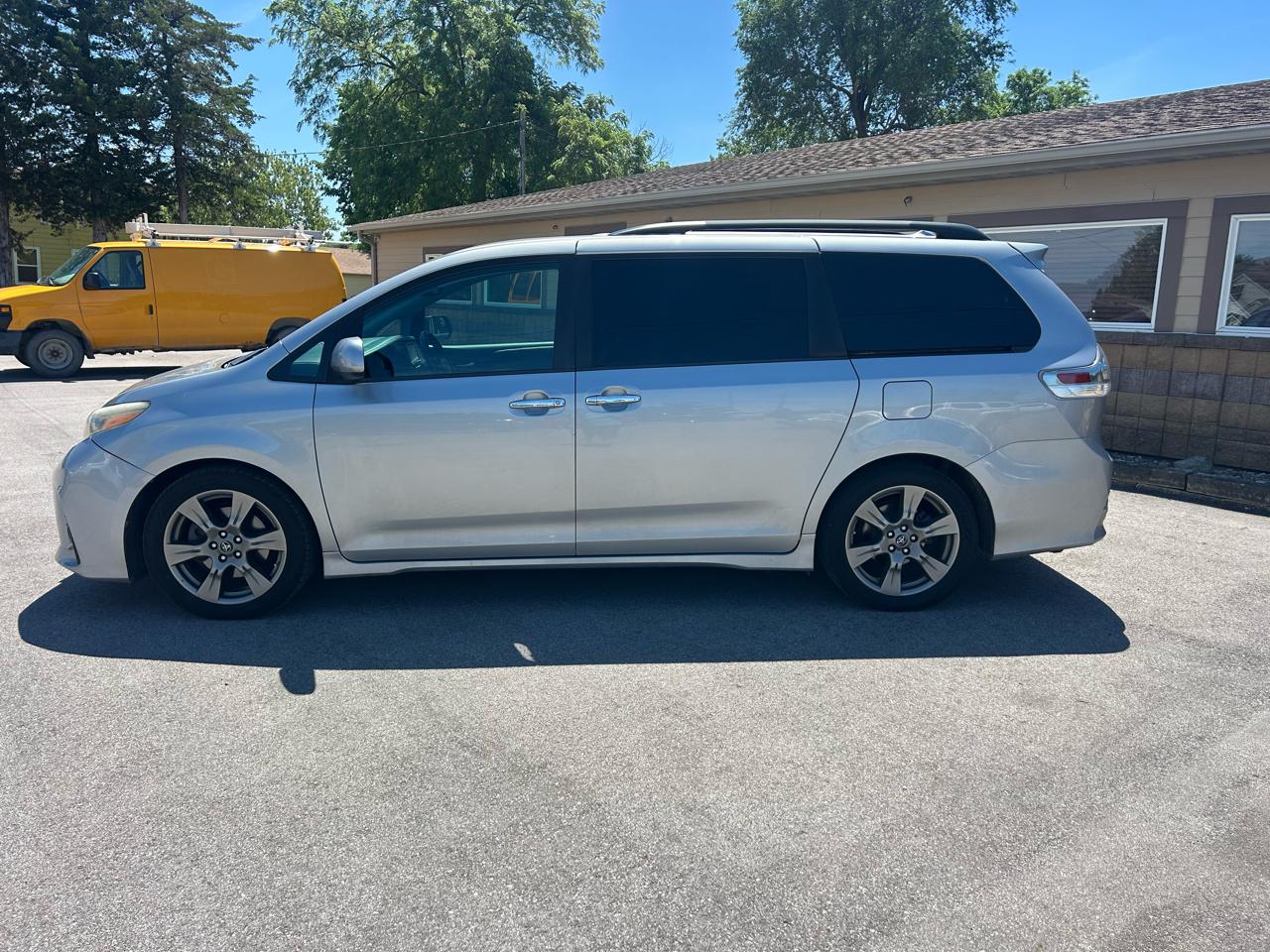 Toyota Sienna SE 8-Passenger 2018