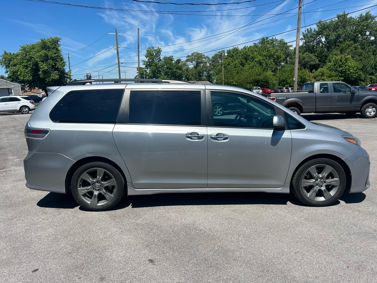 Toyota Sienna SE 8-Passenger 2018