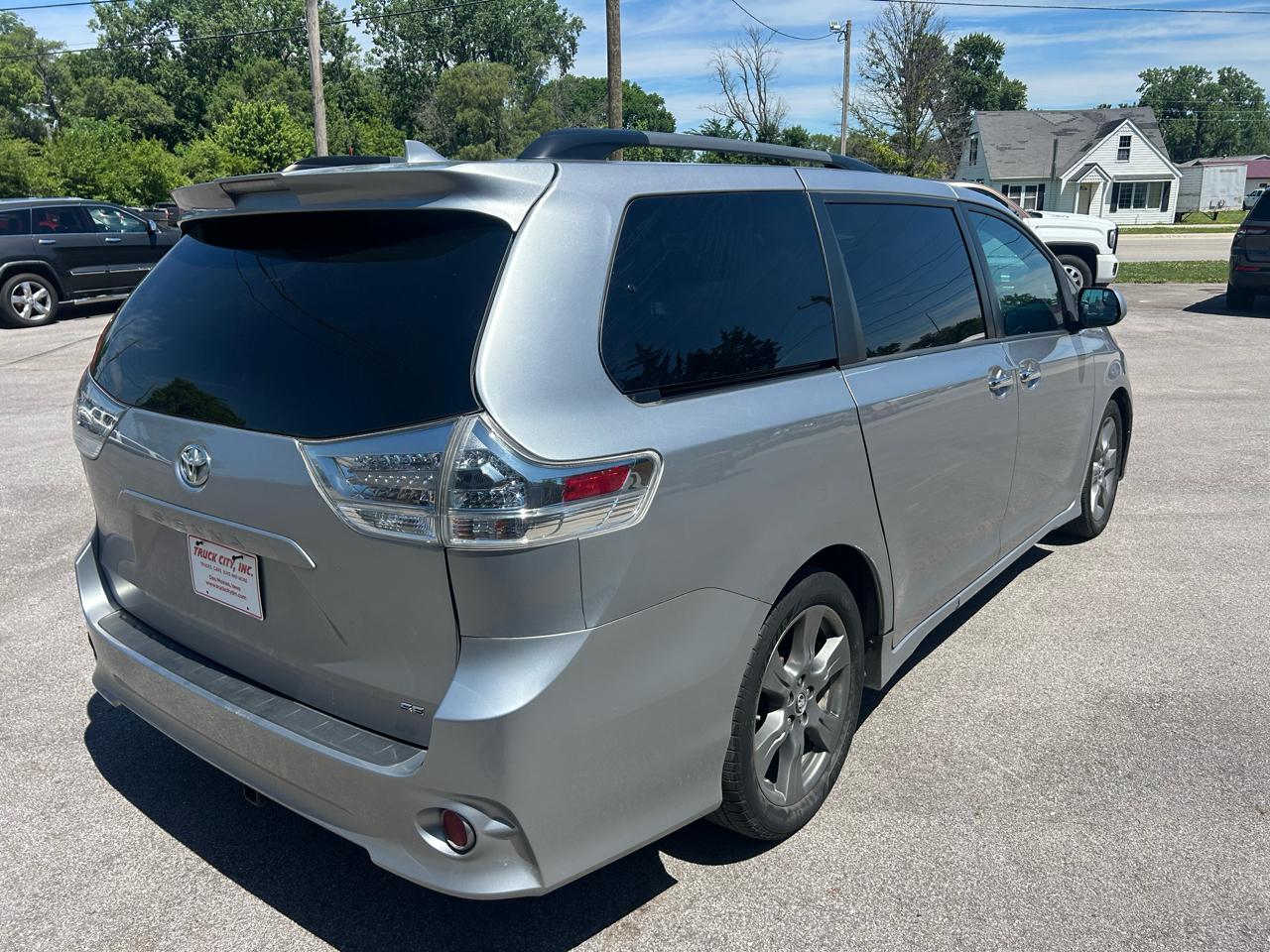 Toyota Sienna SE 8-Passenger 2018