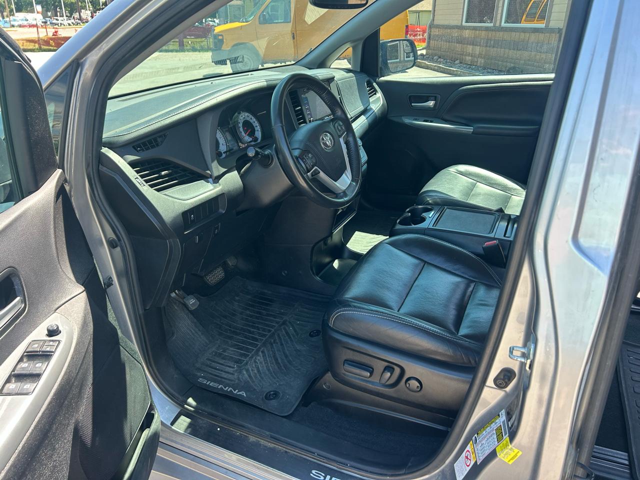 Toyota Sienna SE 8-Passenger 2018